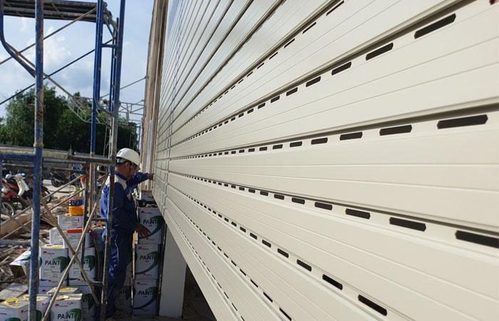 cửa cuốn phú lộc